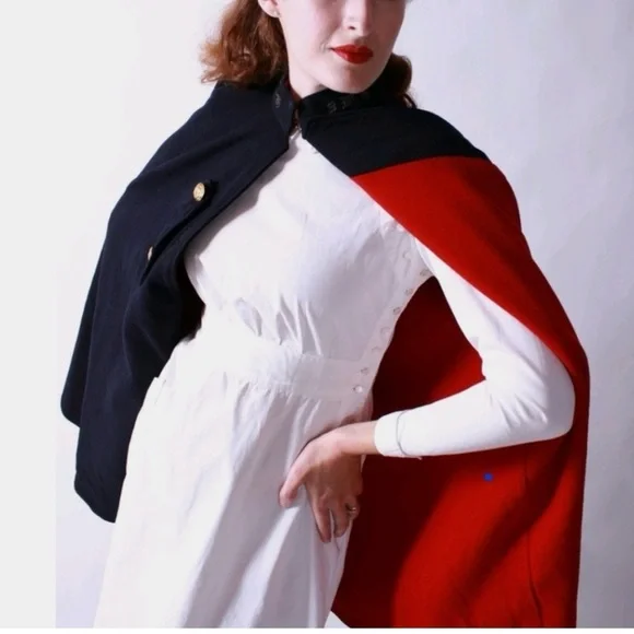 JW Vintage WE2 Wool Nurse Cape with Red Lining - Picture 8 of 8